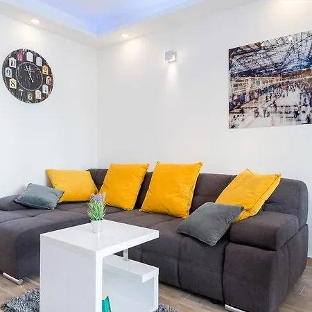Helen Apartment